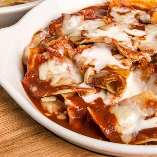 Bowl Deli de Chilaquiles Rojos