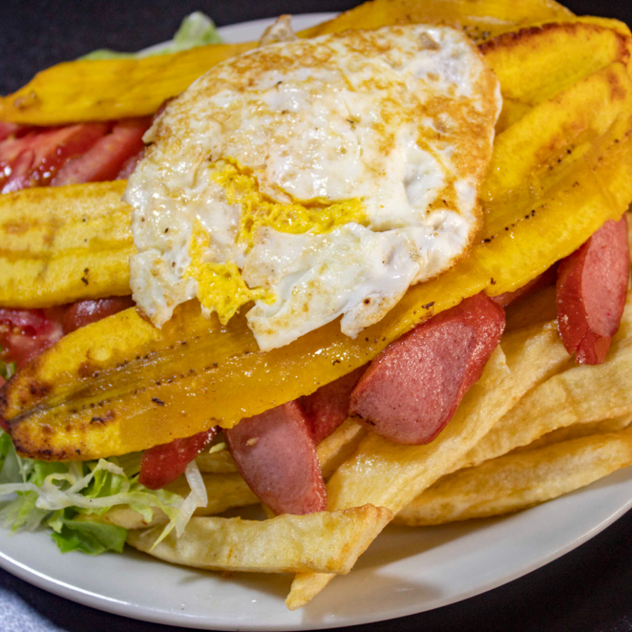 Salchipapa a Lo Pobre