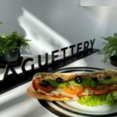 Baguette Caprese