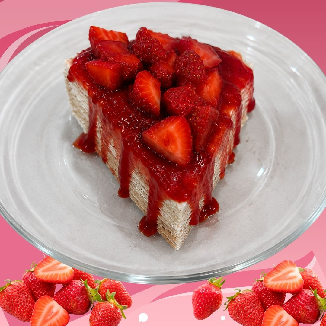 Rebanada de Pastel de Crepa con Fresas