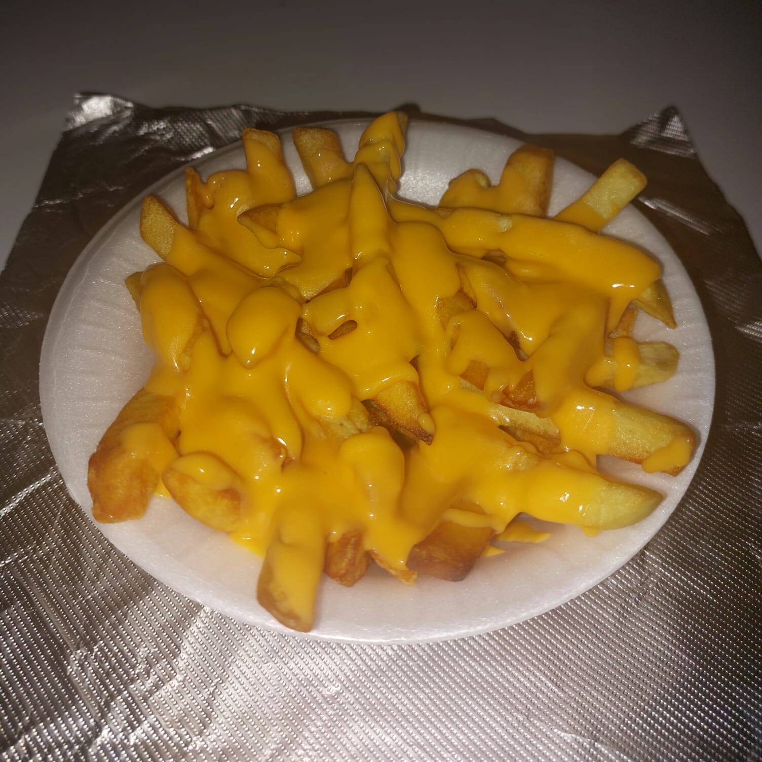 PAPAS FRITAS CON QUESO