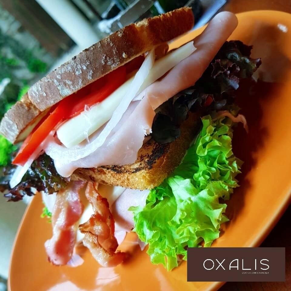 Club Sandwich + Agua del Día