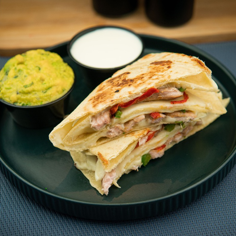 QUESADILLA DE POLLO SALTEADO