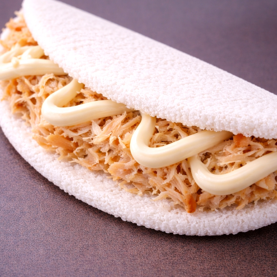 Massa de tapioca com frango e catupiry
