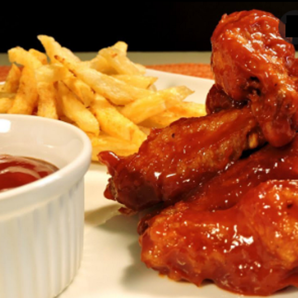Alitas de La Casa BBQ Combo X2