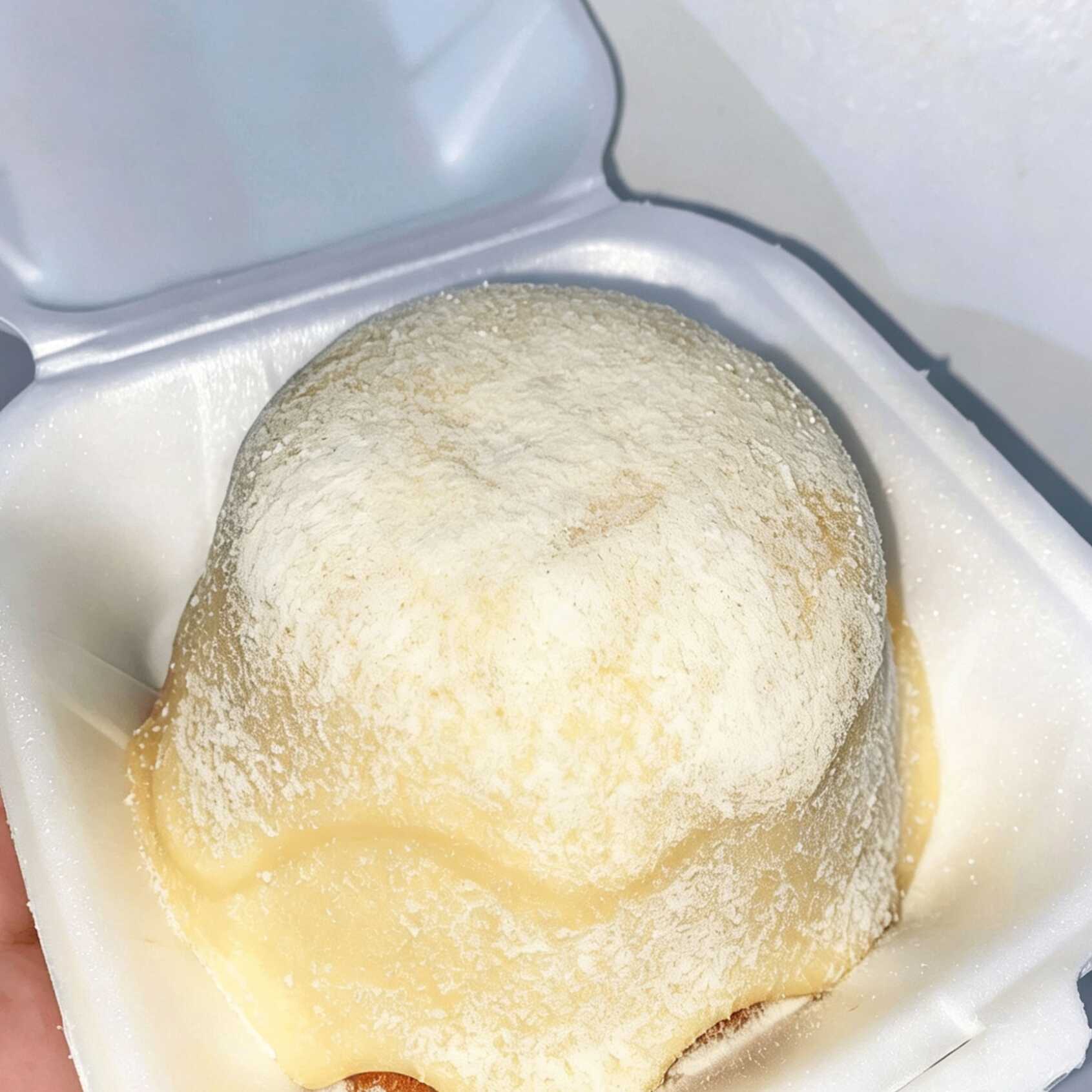 Massa branca fofinha, Cobertura cremosa, impossível não se apaixonar 🍰😋