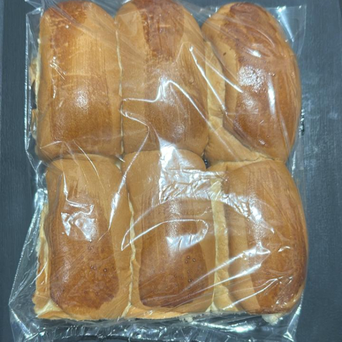 Pacote com 6 bisnagas de leite.