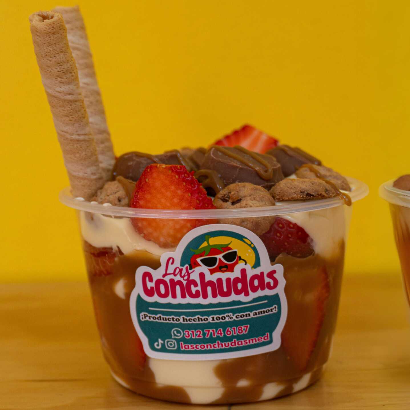 Fresas con Crema Grande 16 Oz