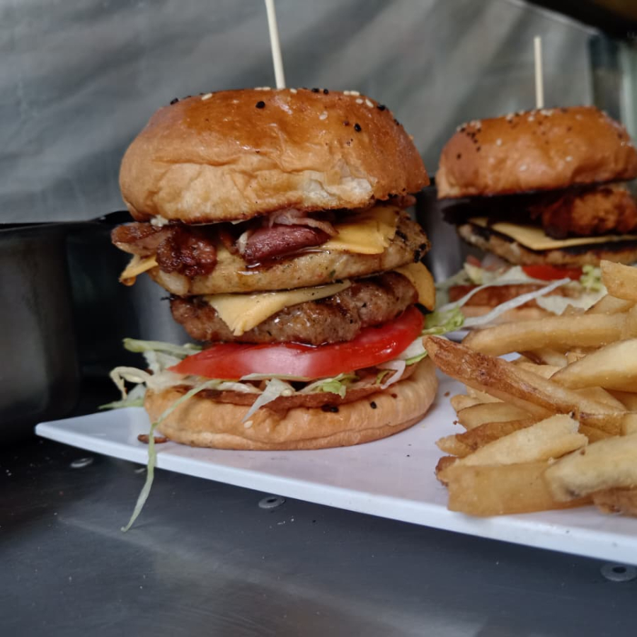 HAMBURGUESA ESPECIAL