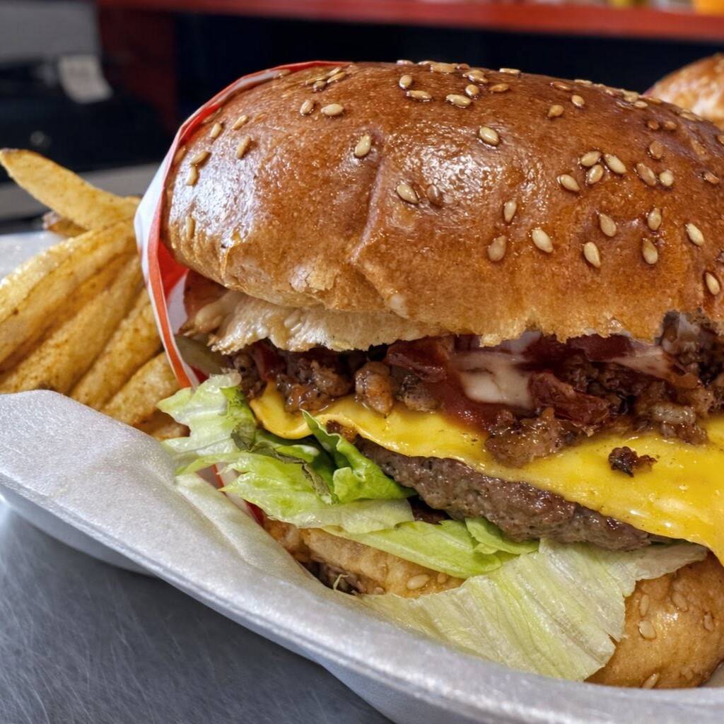 Burger Tocino con BBQ