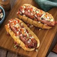 Pão, toscana, ovo, molho e mussarela.