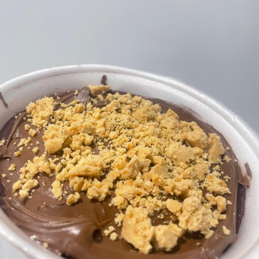 Acompanha 1 fruta e 2 acompanhamentos (grátis)