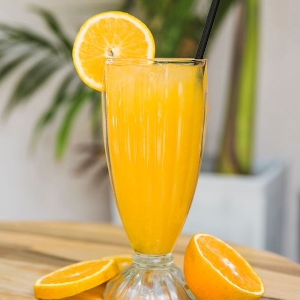 Agua Gasificada Kirkland Mango Naranja