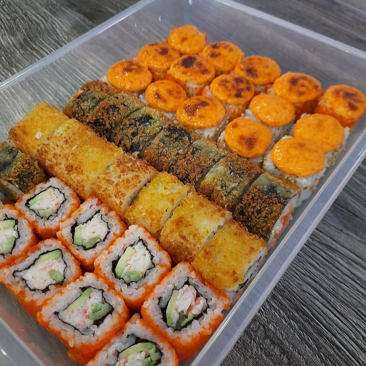 40 Piezas Sushi + 2 Salsa Dulce