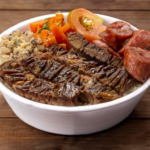 CARNE ASSADA NA BRASA COM LINGUIÇA
ARROZ BRANCO
FEIJÃO TROPEIRO OU DE CALDO }
VINAGRETE
FARROFA
