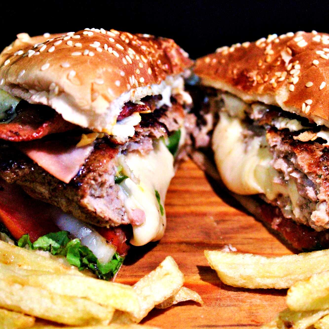COMBO PAREJA HAMBURGUESA CLASICA + HAMB. HAWAIANA