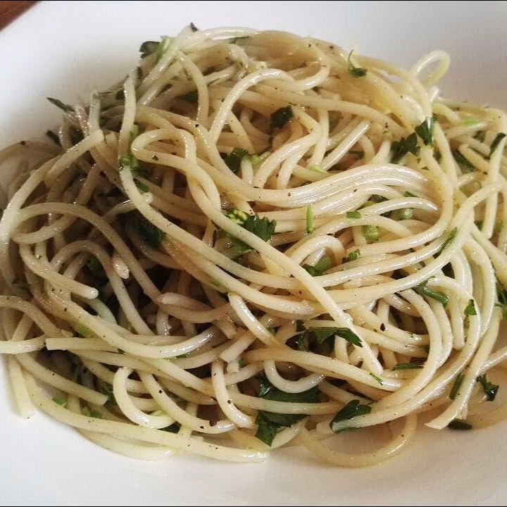 Pasta al Burro + Agua Fresca