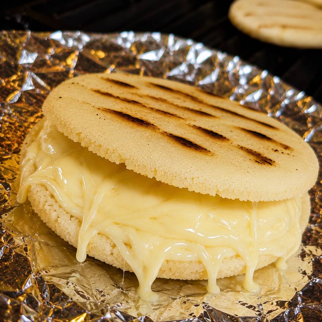 Arepa con Queso Mozzarella