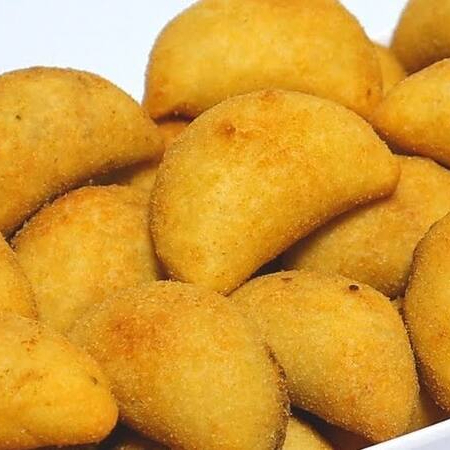 Delicioso e saboroso risoles de presunto e queijo de qualidade. Feito com carinho. Este item acompanha 20 unidades somente de risole de presunto e queijo.