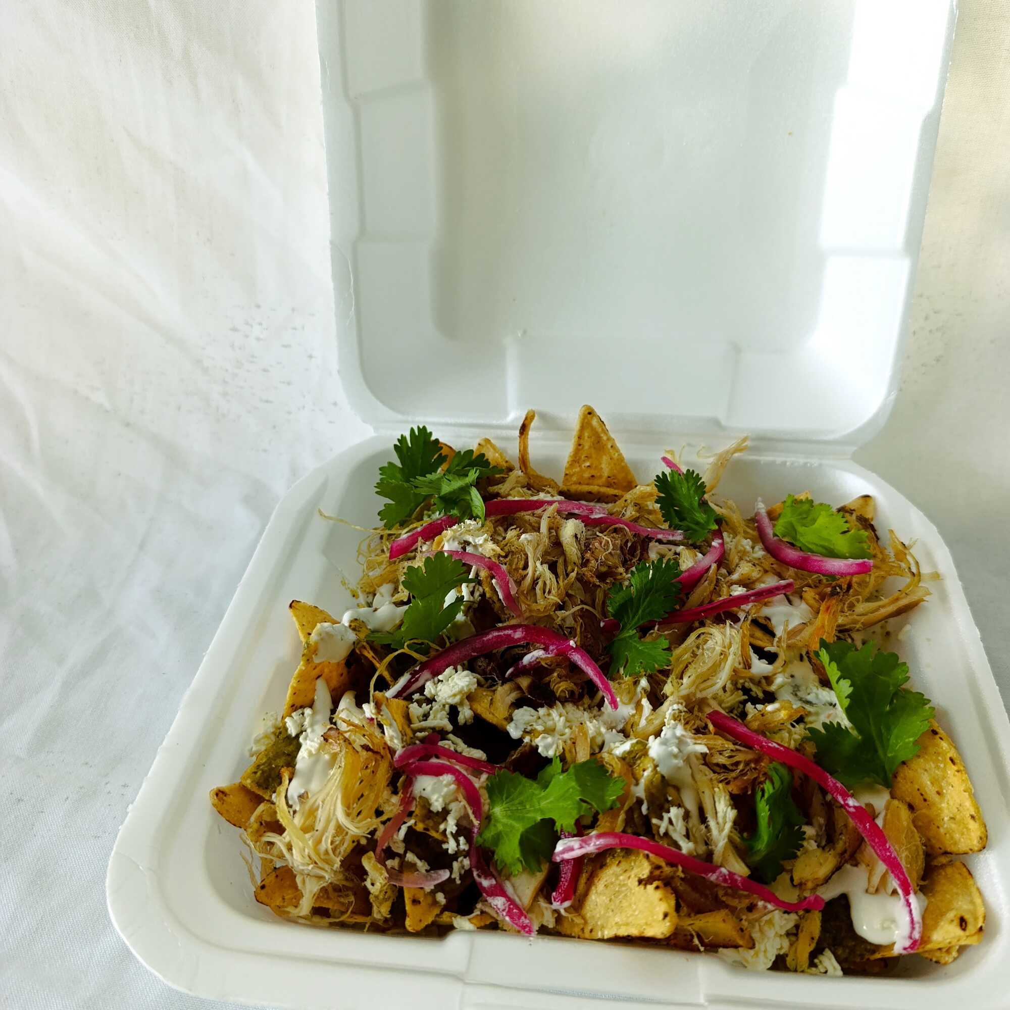 CHILAQUILES VERDES CON POLLO