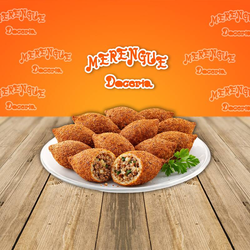 Trigo para quibe selecionado, hidratado na medida certa, combinado com carne moída fresca e temperada com uma mistura especial de ervas e especiarias, resultando em um sabor rico, equilibrado e irresistível.