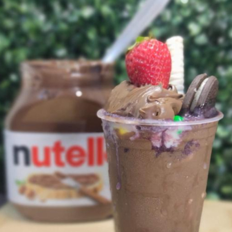 (foto ilustrativa)(chocolate ja está incluso)Se delicie com nosso delicioso açai e não se esqueça de escolher os complementos,caso não escolha e não responda o chat, irá apenas açai puro (OBS:NÃO ENVIAMOS ITENS SEPARADOS FORA DO COPO) *foto ilustrativa*