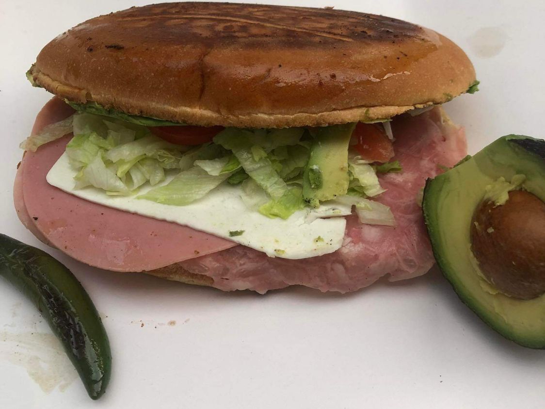Combo Torta de carnes frías + papas a la francesa