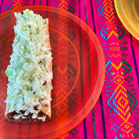 Chimichanga de Queso con Papa Guarnición Frijoles