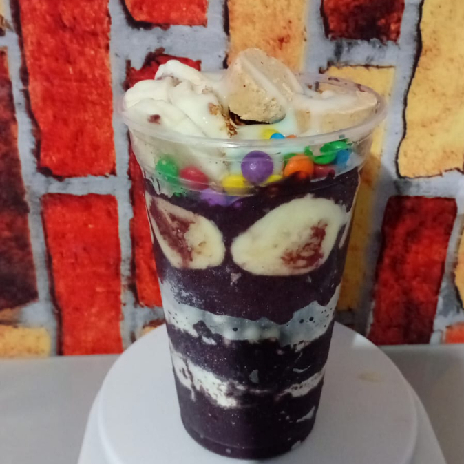 Complementos disponível: granola , leite em pó , jujuba , leite condensado, paçoca , tubete chocolate, Bis , amendoim, Farinha Láctea, chocobol, banana . ( escolha 5) . Pode falar no chat