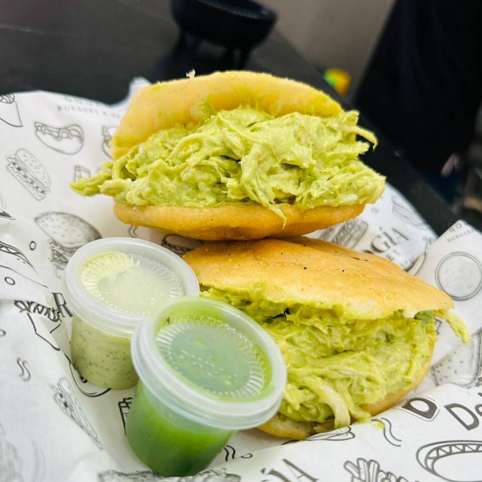 Arepa Reina Pepiada