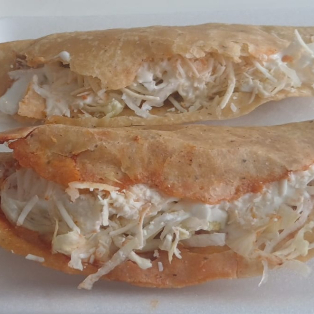 quesadilla de chicharron prensado