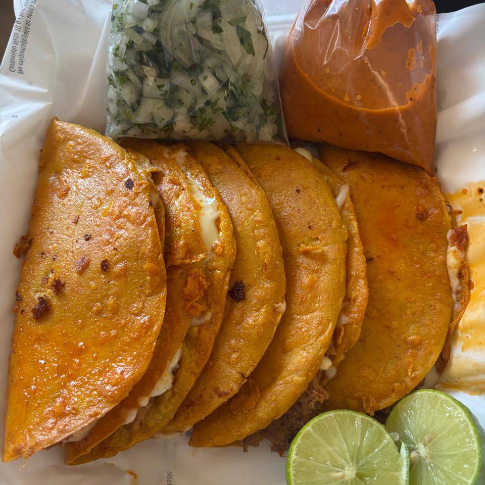 TACOS DE BIRRIA