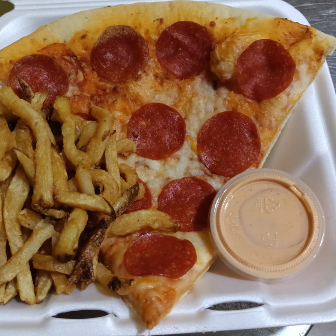 Rebanada Grande Pepperoni + Papas Fritas