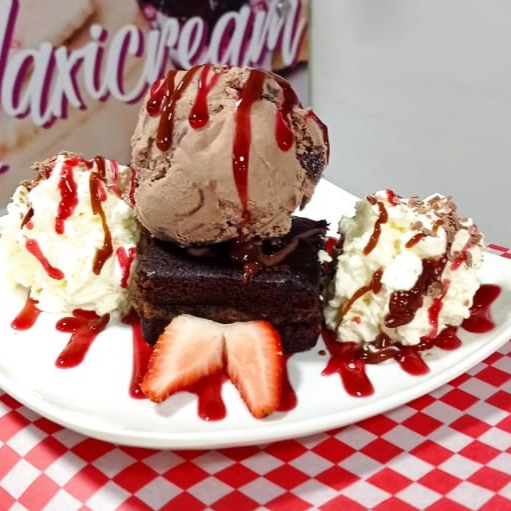 Brownie con Helado