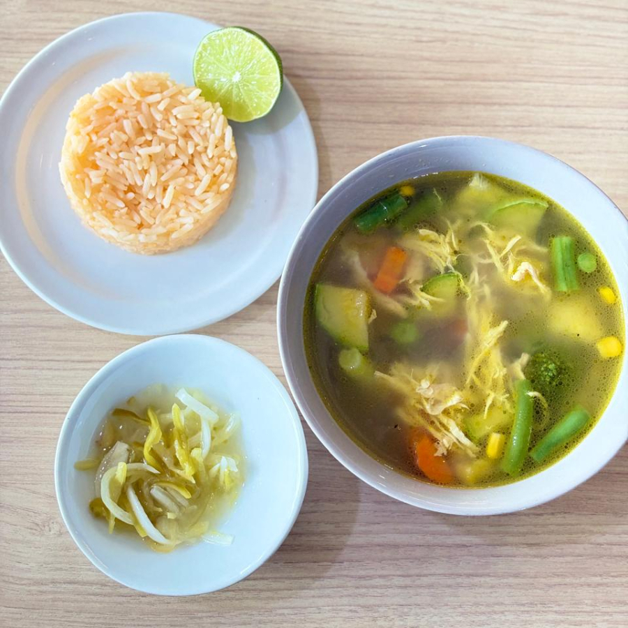 Caldo de Pollo