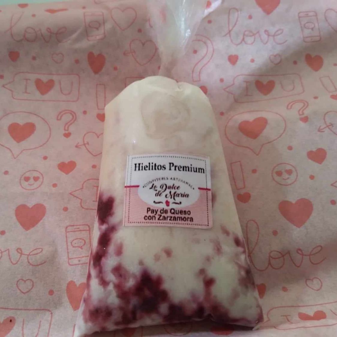 Hielito de queso con zarzamora.