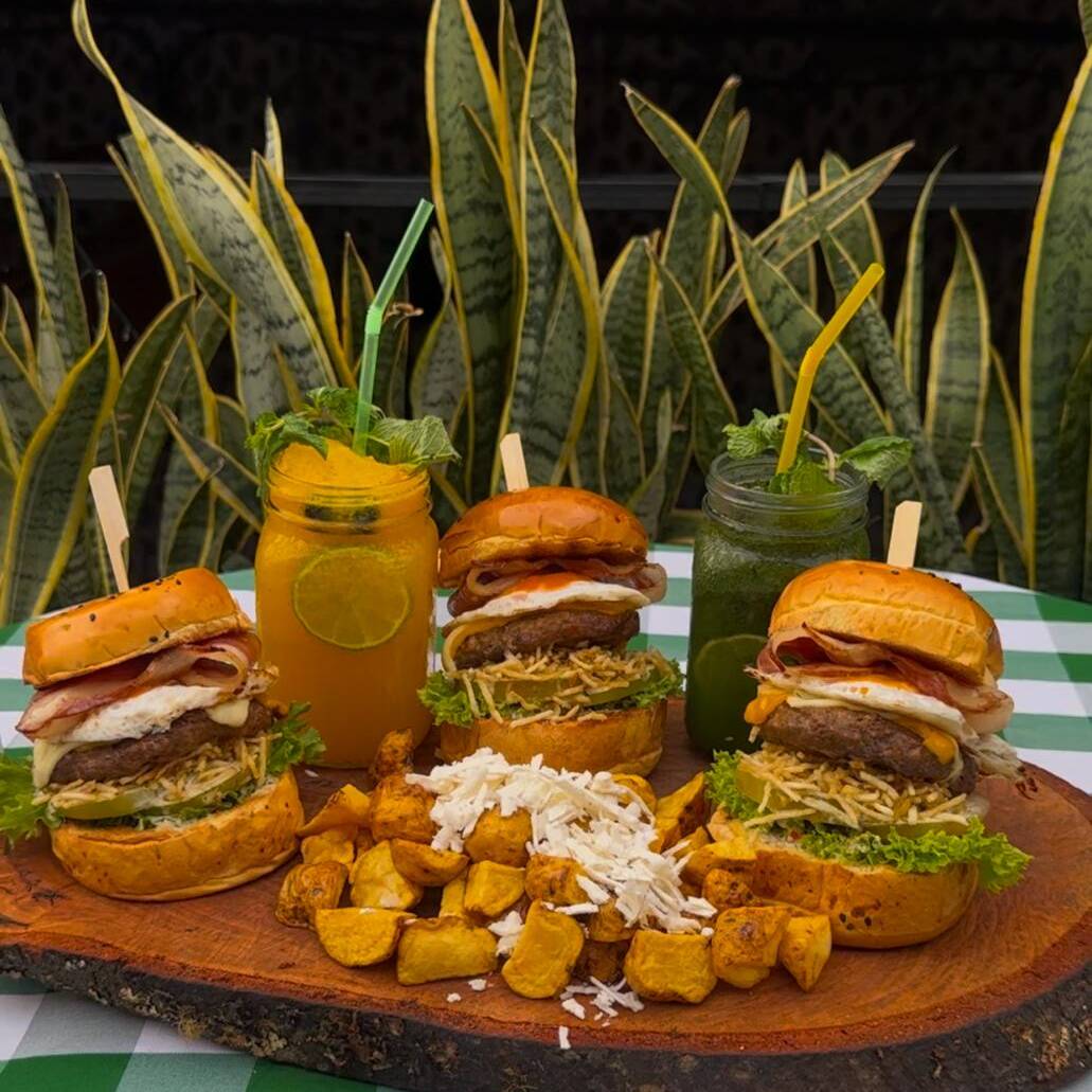 Combo Tri con Huevo (3 Hb + Criolla + Bebida)