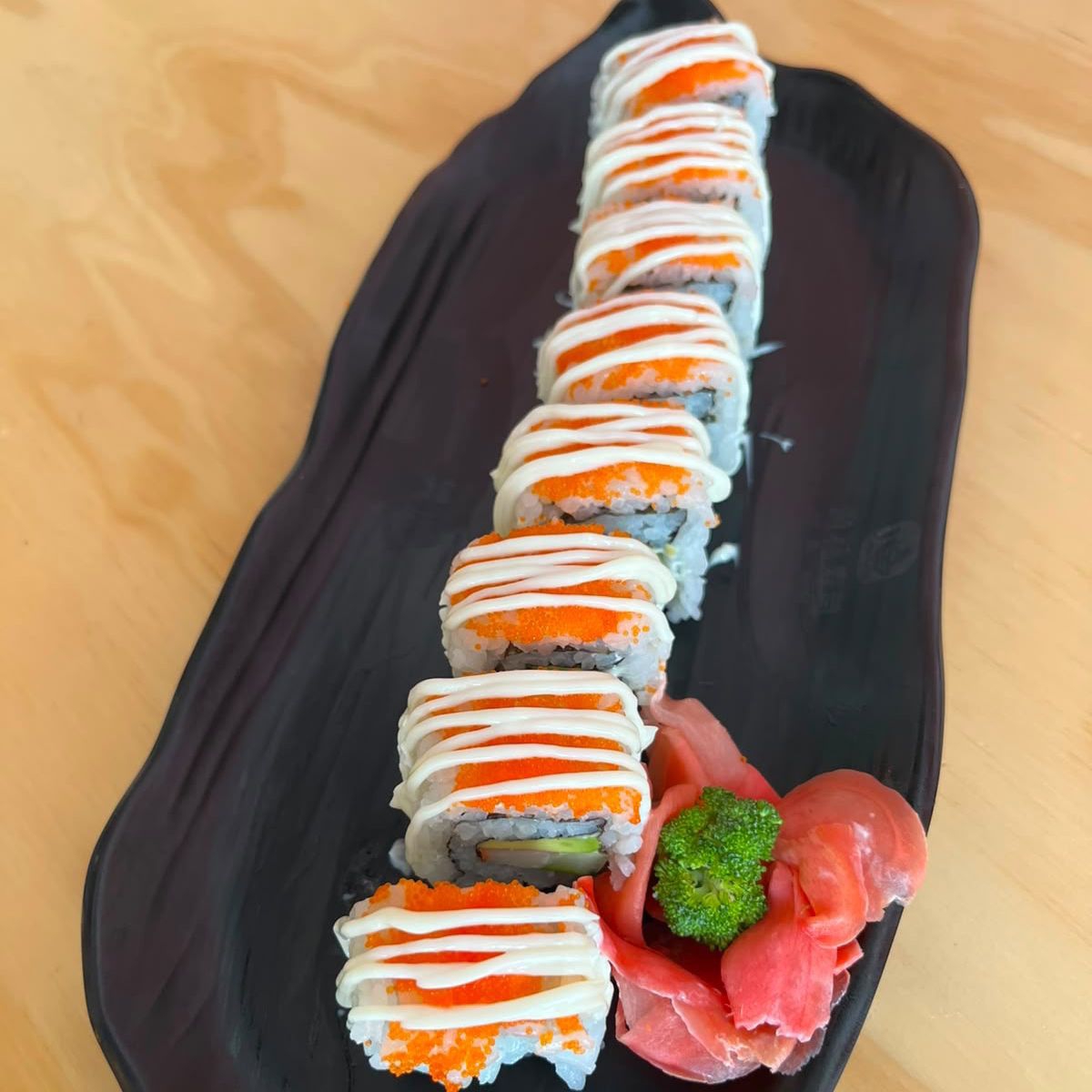 Sushi California con hueva de pescado