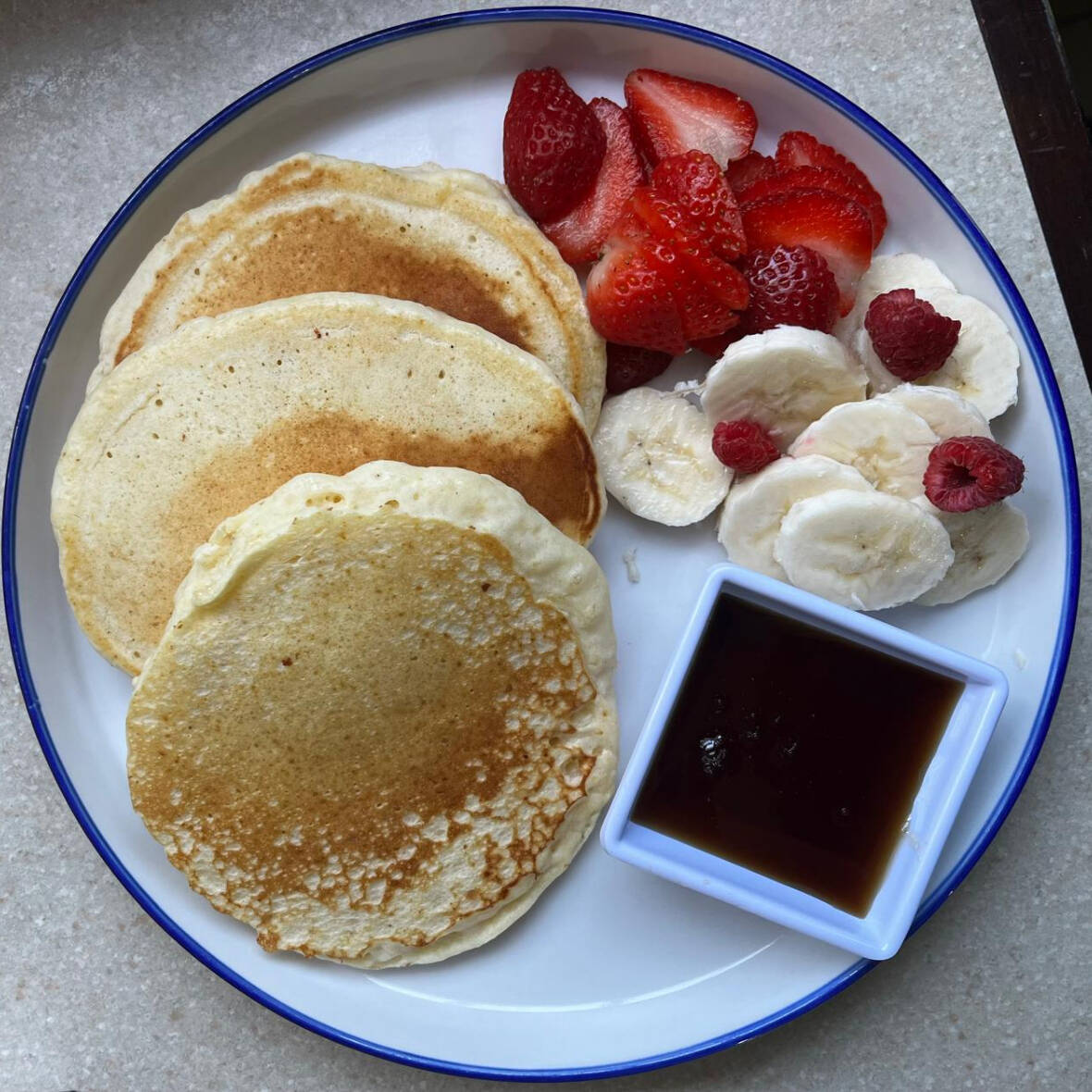 Hot Cakes con Fruta 3pzas