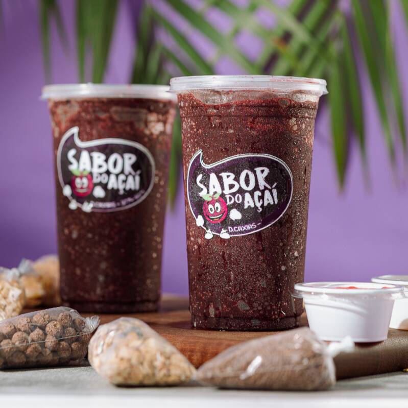 Duas porções generosas de 500ml com 3 complementos + 1 calda em cada! Perfeito pra dividir (ou não ). Promoção por tempo limitado! Escolha os toppings e aproveite o dobro do sabor