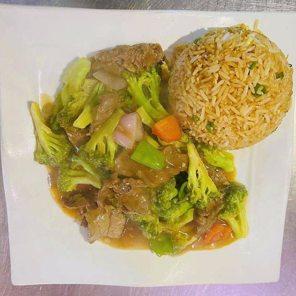 M Carne con Brócoli
