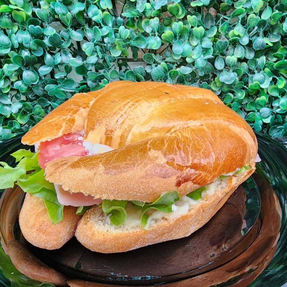 Croissant de Pavo