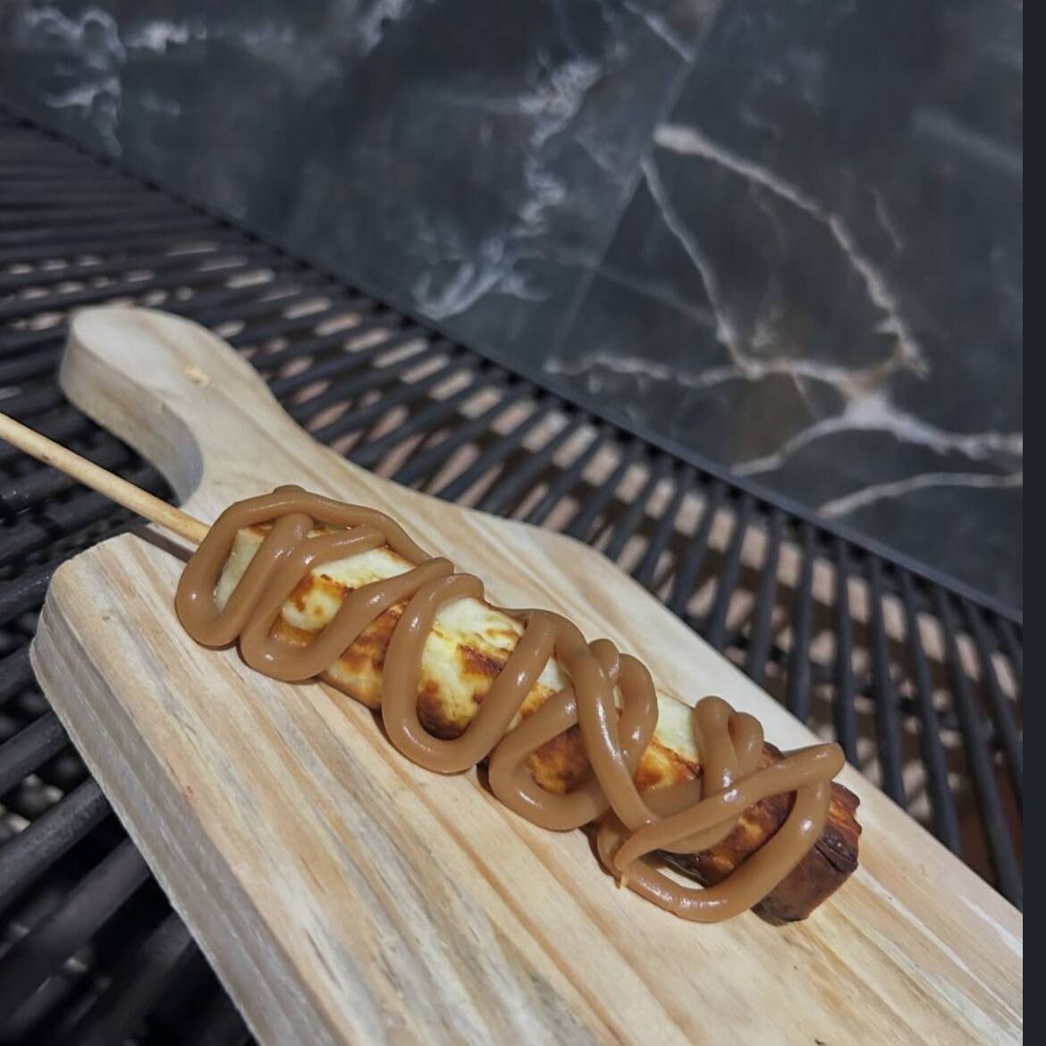 QUIEIJO GRELHADO E PARA FECHAR COM CHAVE DE OURO DOCE DE LEITE MAÇARICADO