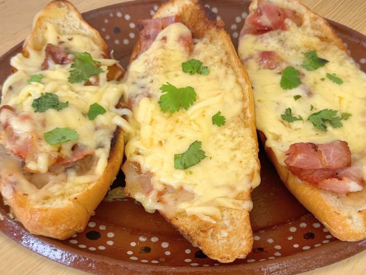 La Lola Cenaduría y Comida Mexicana