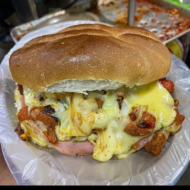 Torta de Asadas con Queso