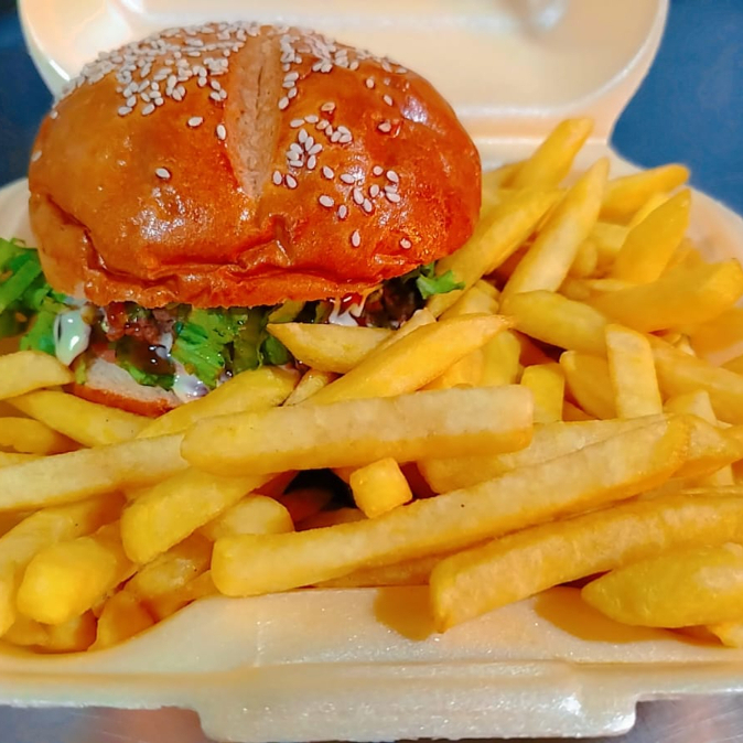 Hamburguesa + Papas (combo personal)