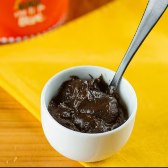Para finalizar sua refeição com um toque de doçura, experimente nosso brigadeiro feito com chocolate de alta qualidade.
