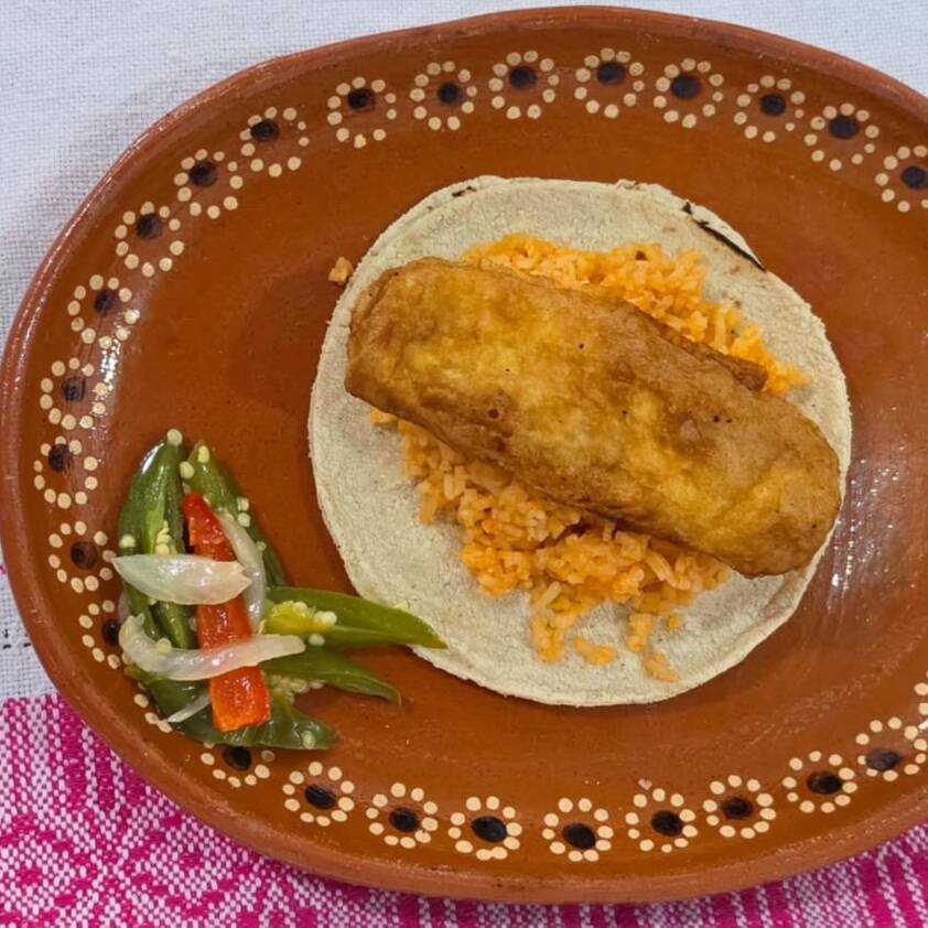 Salchicha Capeada (rellena de Queso Oaxaca)