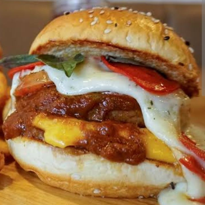 Hamburguesa Básica Pepperoni Piña Mozzarella
