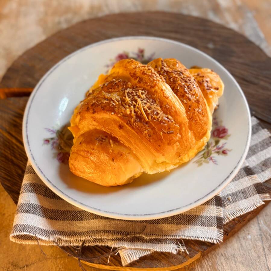 Croissant Queso Cheddar
